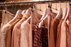 clothes-3987460_1280